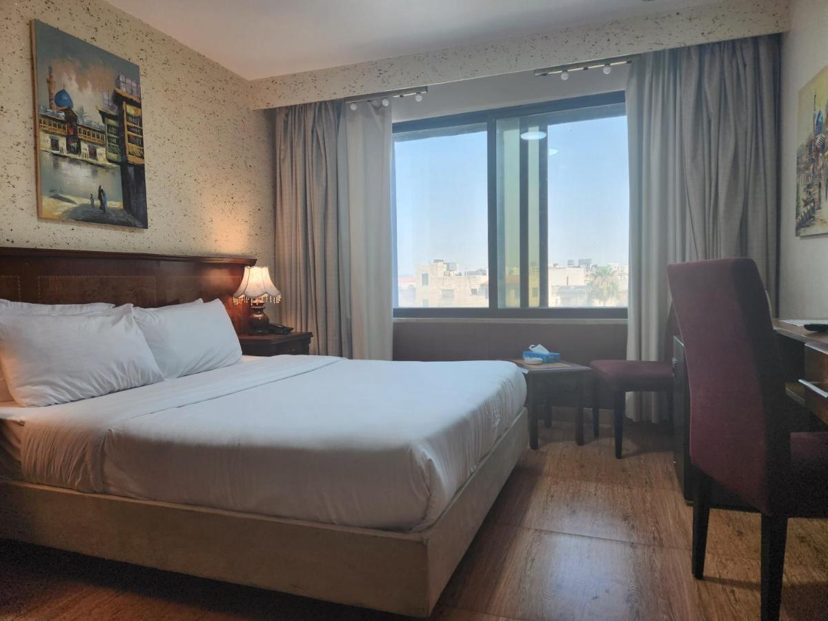 Hotel Orchid 3*